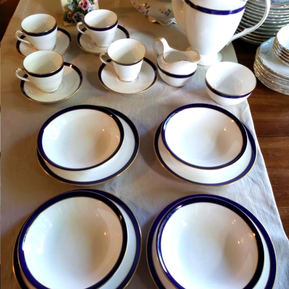 Elegantly Beautiful Copeland Blue Cobalt Consul Dinnerware set Made in England!